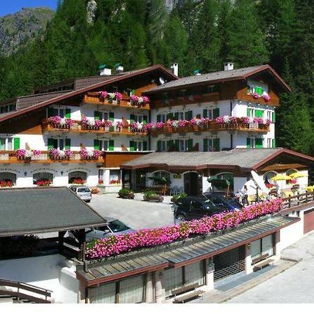 Hotel Roy Malga Ciapela Esterno foto