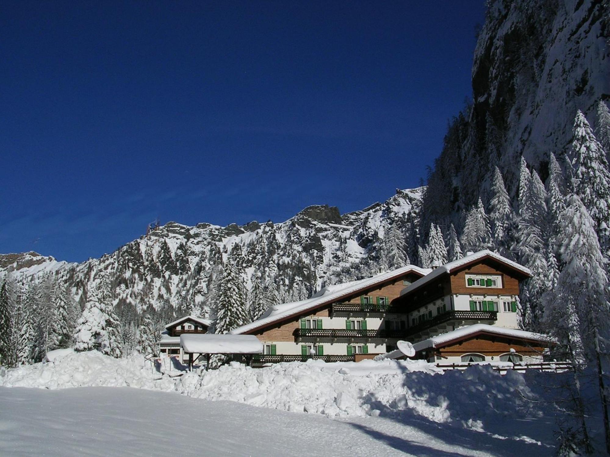 Hotel Roy Malga Ciapela Esterno foto